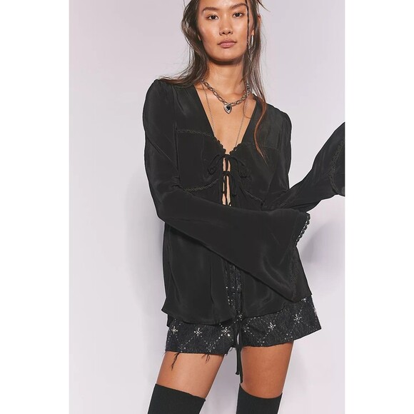 Free people Bali Ariel Tunic Tie Top Embroidered Lace Bell Sleeve Black M 284103 - Picture 1 of 9